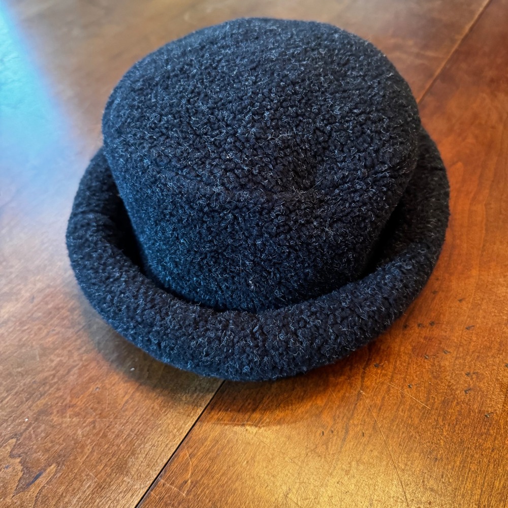 Betmar Hat Women OS Black Boucle Rolled Brim Cloche Bowler Winter Chic